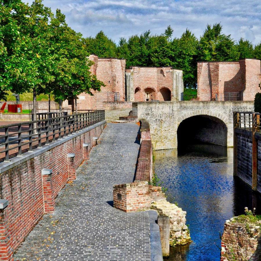 Artistiek Vakantiehuisje Hulst Exterior foto